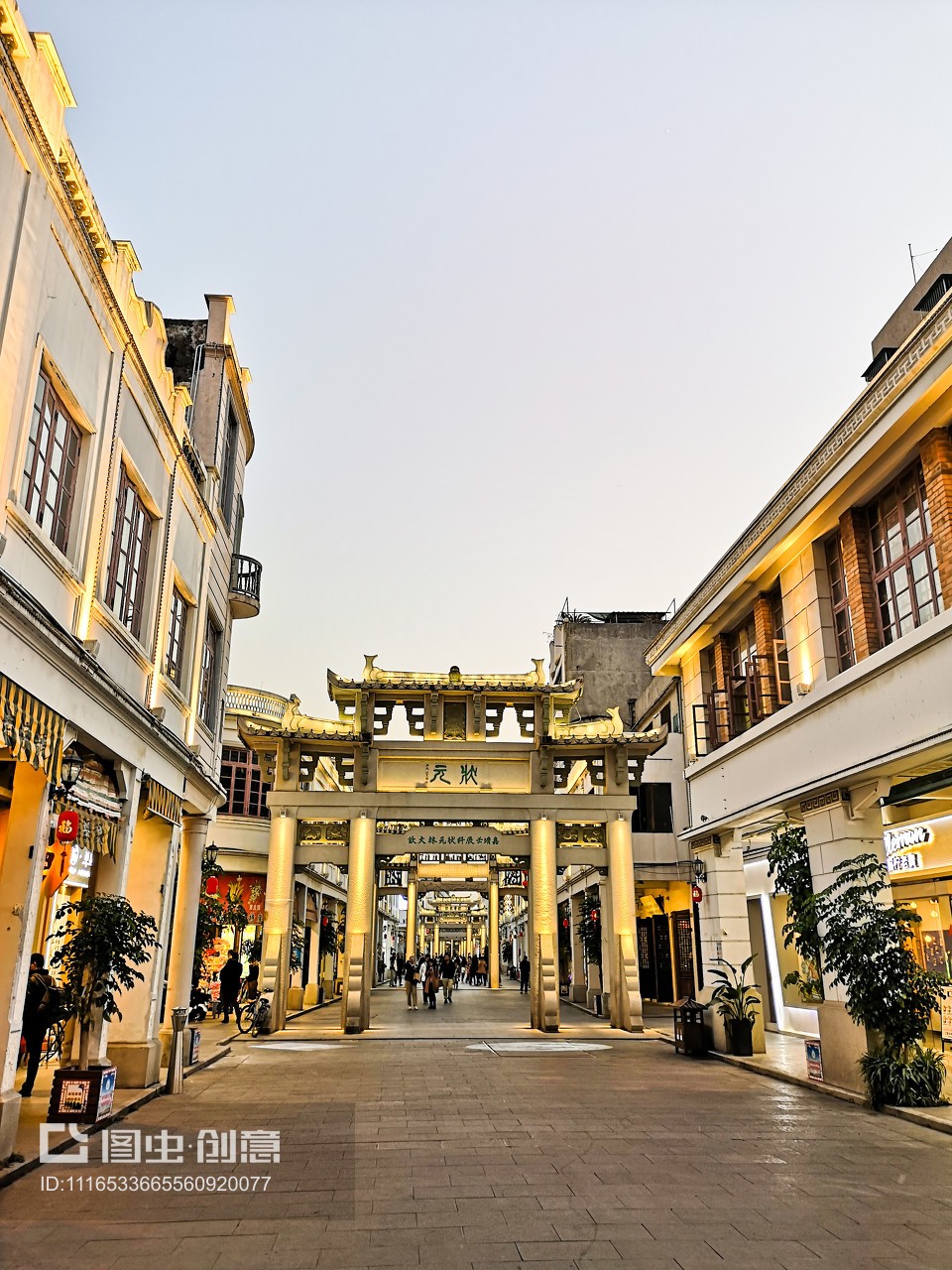 潮州市牌坊街夜晚的景色